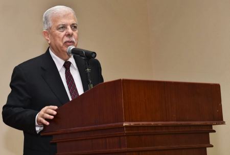 حوار الدكتور يحيي الاغا